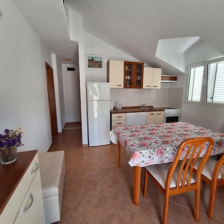 Apartment Zalo Donje Selo na Šolti Εξωτερικό φωτογραφία