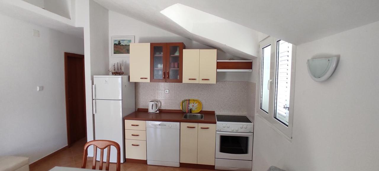 Apartment Zalo Donje Selo na Šolti Εξωτερικό φωτογραφία