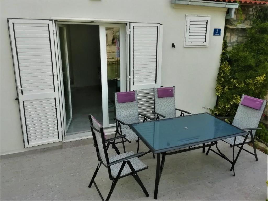 Apartment Zalo Donje Selo na Šolti Εξωτερικό φωτογραφία