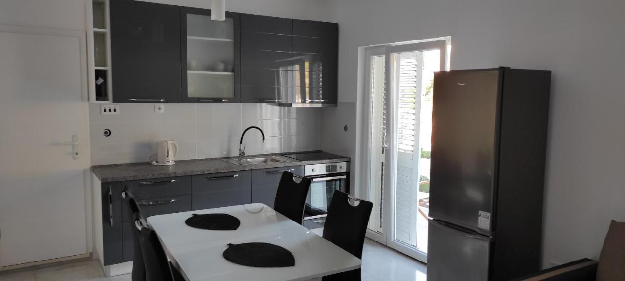 Apartment Zalo Donje Selo na Šolti Εξωτερικό φωτογραφία