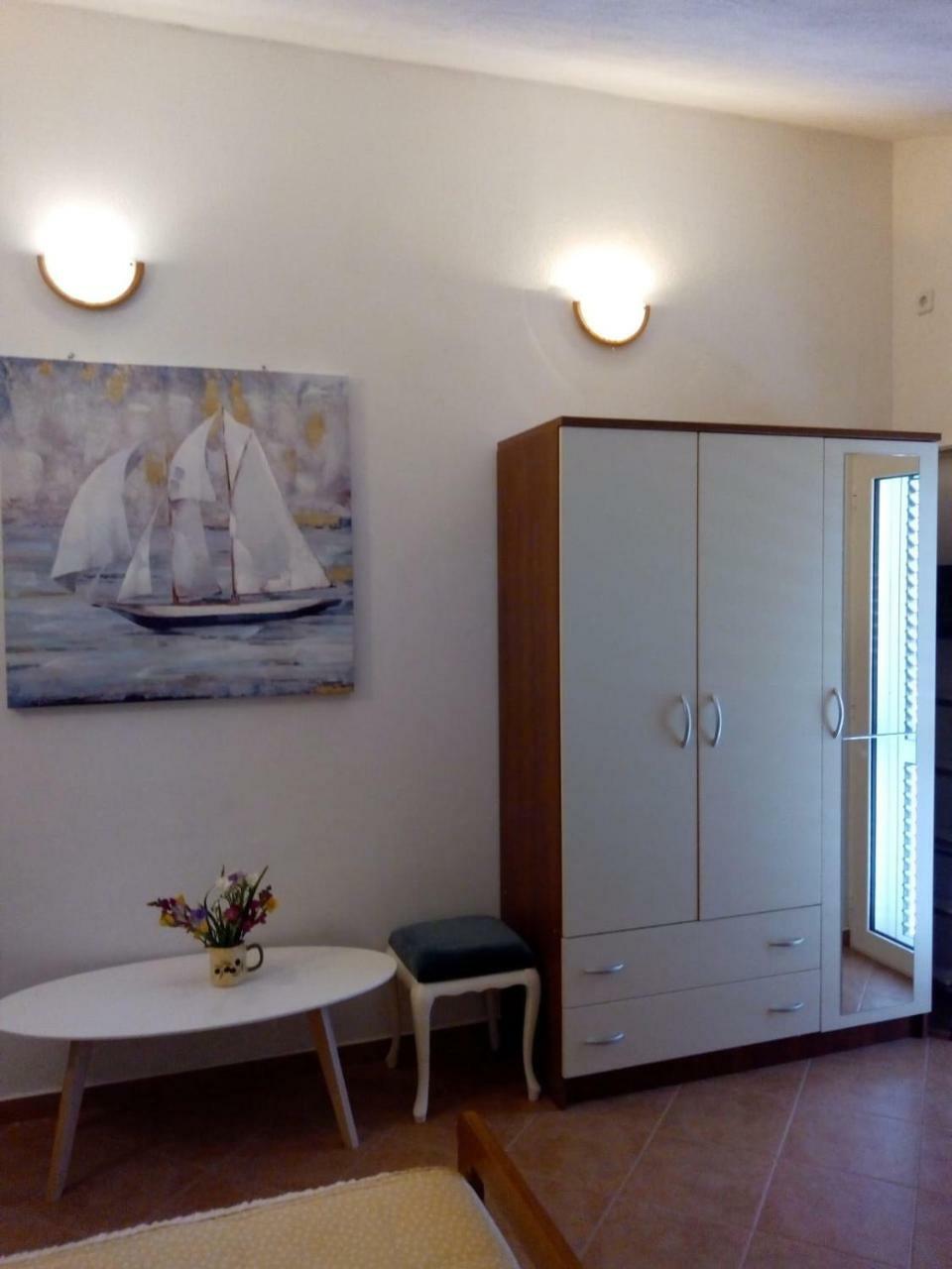 Apartment Zalo Donje Selo na Šolti Εξωτερικό φωτογραφία