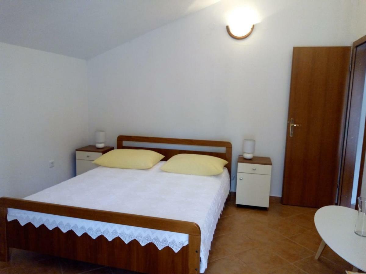 Apartment Zalo Donje Selo na Šolti Εξωτερικό φωτογραφία